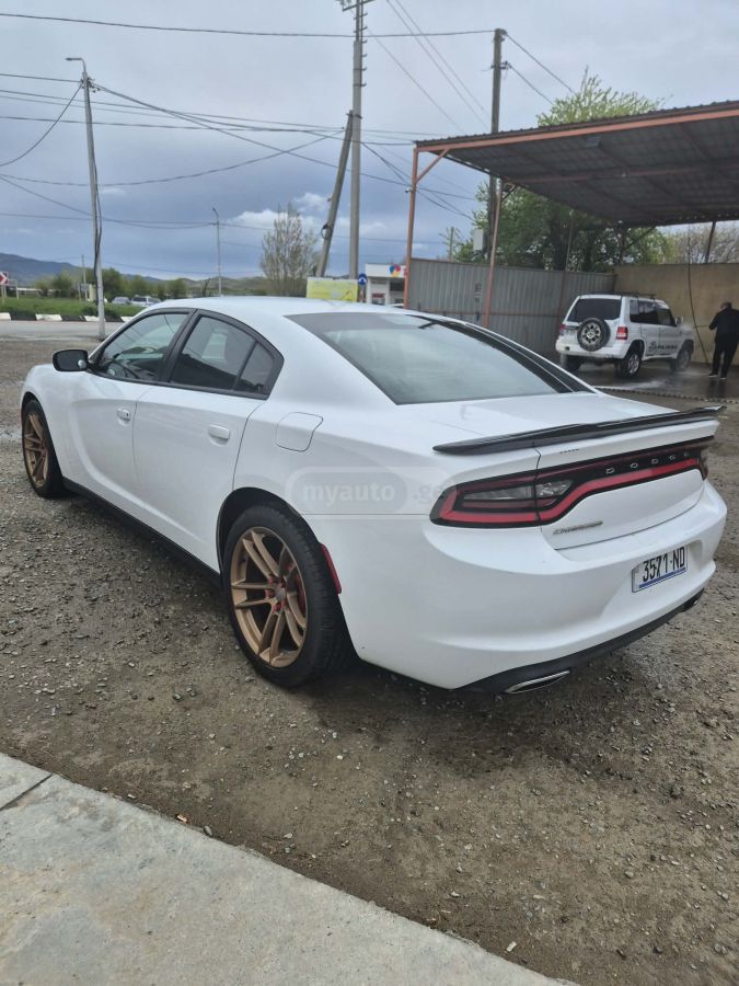 Dodge Charger - фото 6