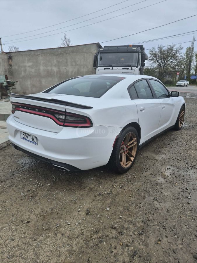 Dodge Charger - фото 7