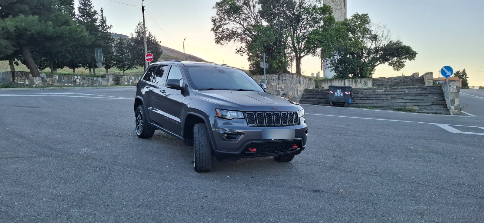 Jeep Grand Cherokee - фото 1