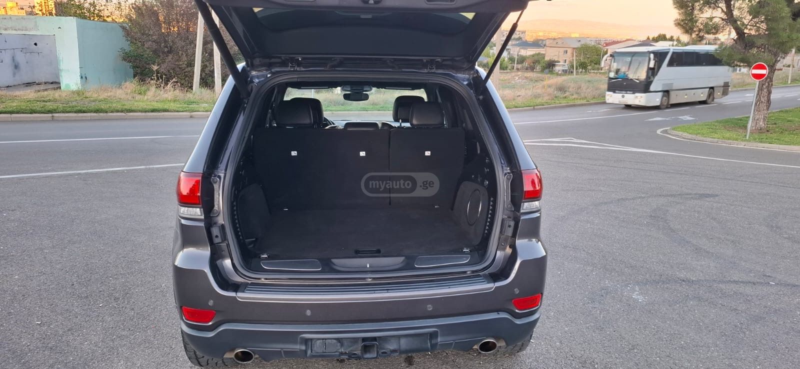 Jeep Grand Cherokee - фото 8