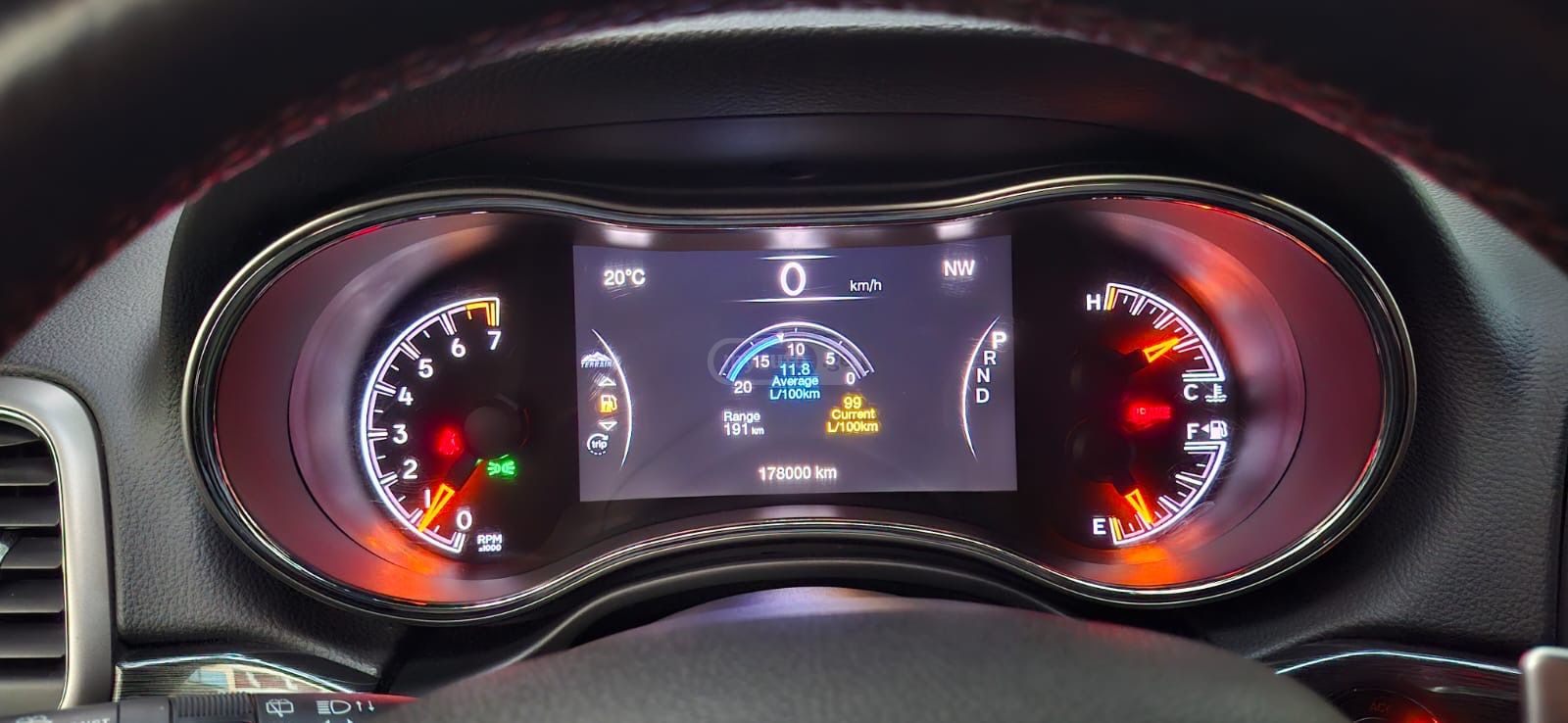 Jeep Grand Cherokee - фото 9