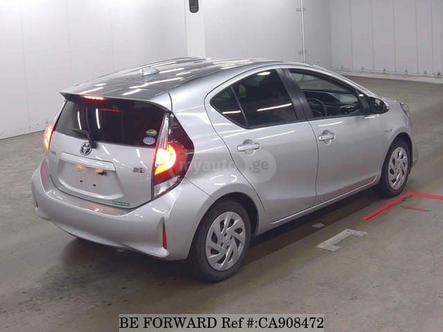 Toyota Aqua - фото 4