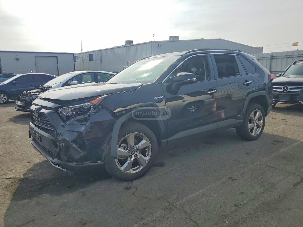 Toyota RAV 4 - фото 1