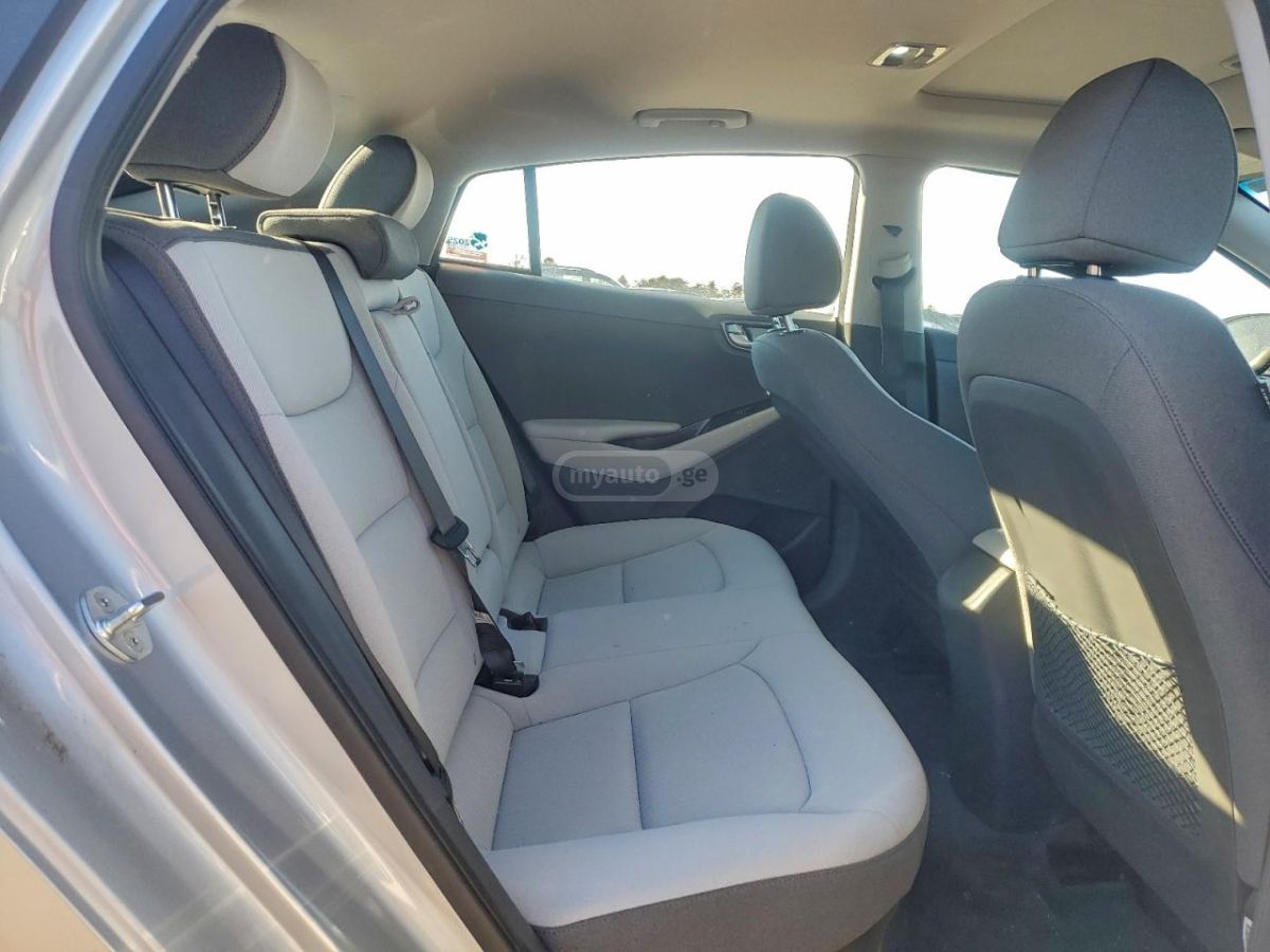 Hyundai IONIQ SEL — миниатюра 8