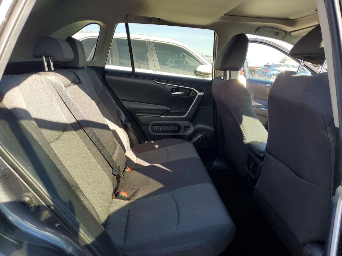 Toyota RAV 4 - фото 11