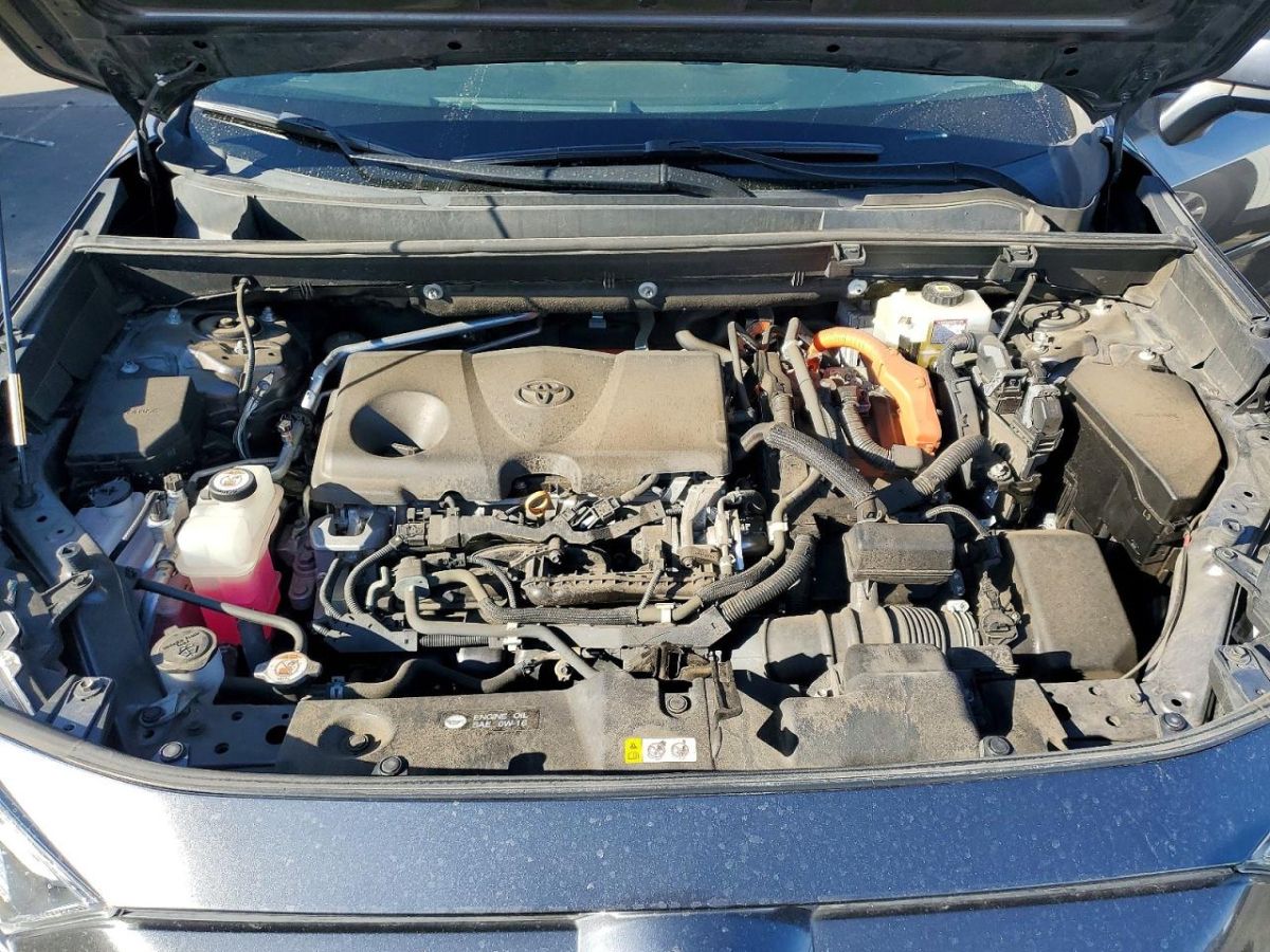 Toyota RAV 4 - фото 12