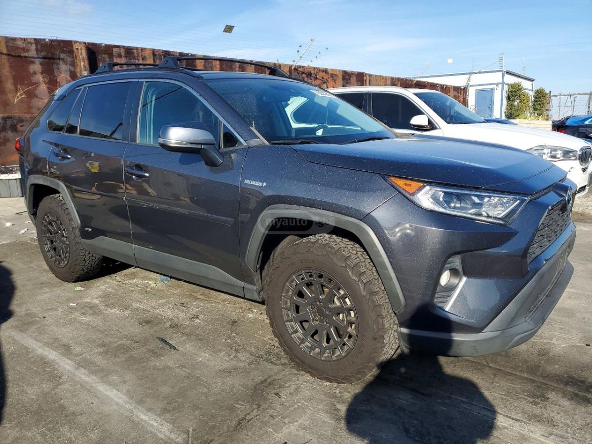 Toyota RAV 4 - фото 4