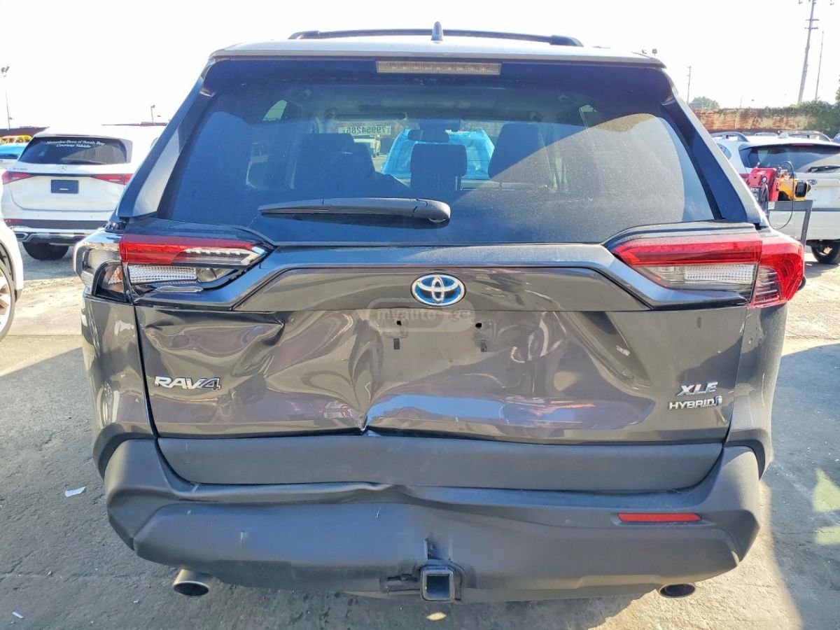 Toyota RAV 4 - фото 6