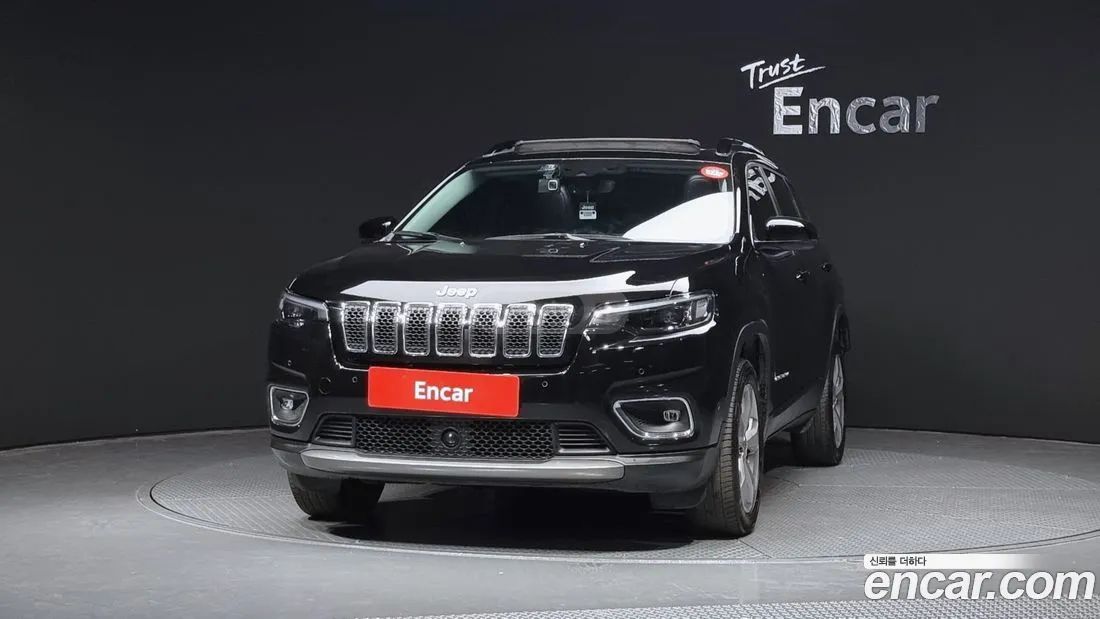 Jeep Cherokee - фото 3