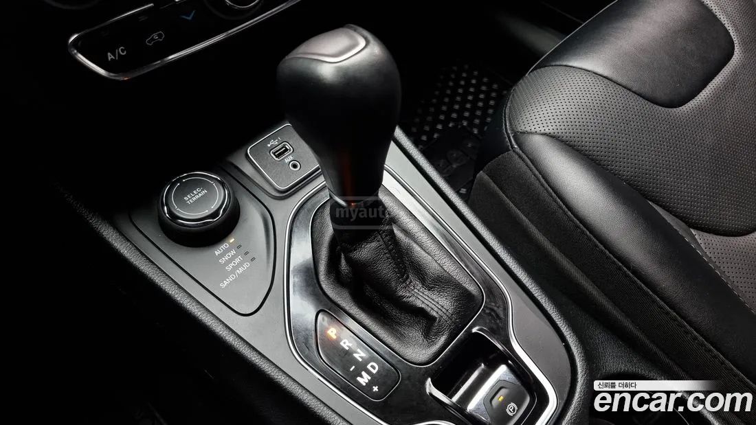 Jeep Cherokee - фото 9