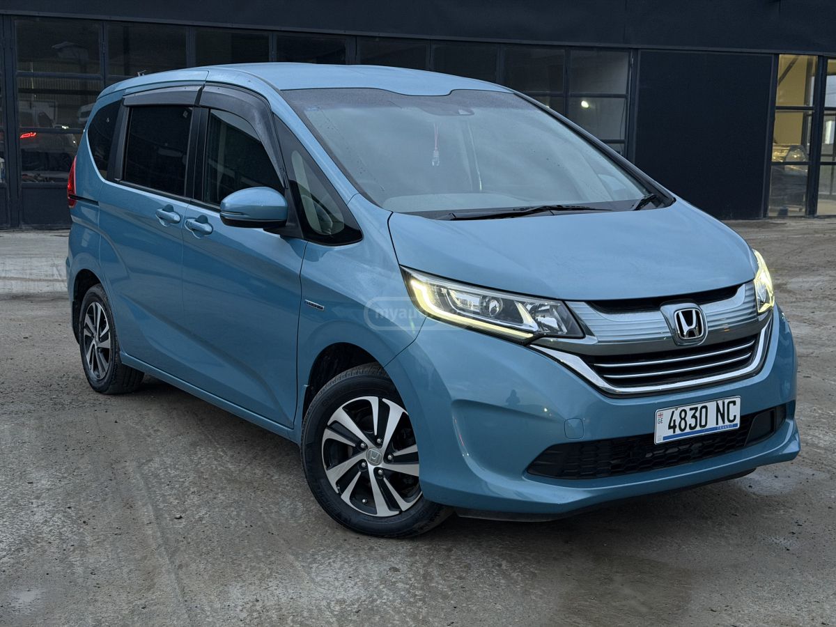 Honda Freed - фото 2