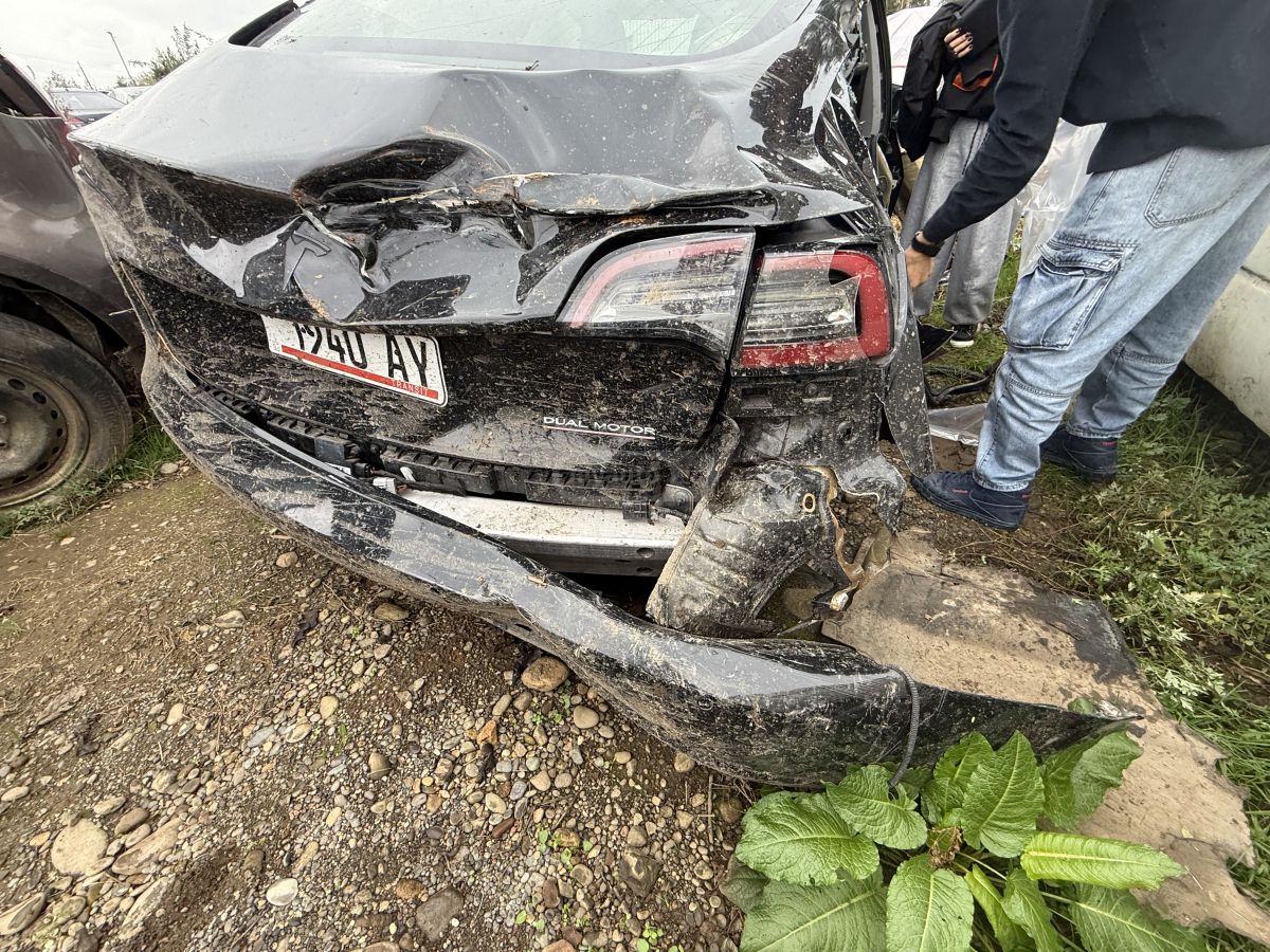 Tesla Model 3 - фото 5