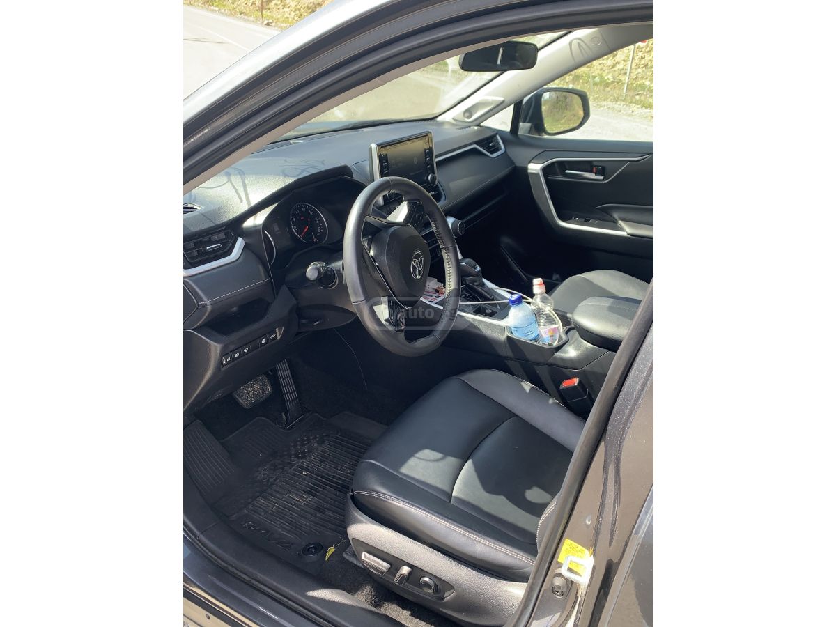 Toyota RAV 4 - фото 5