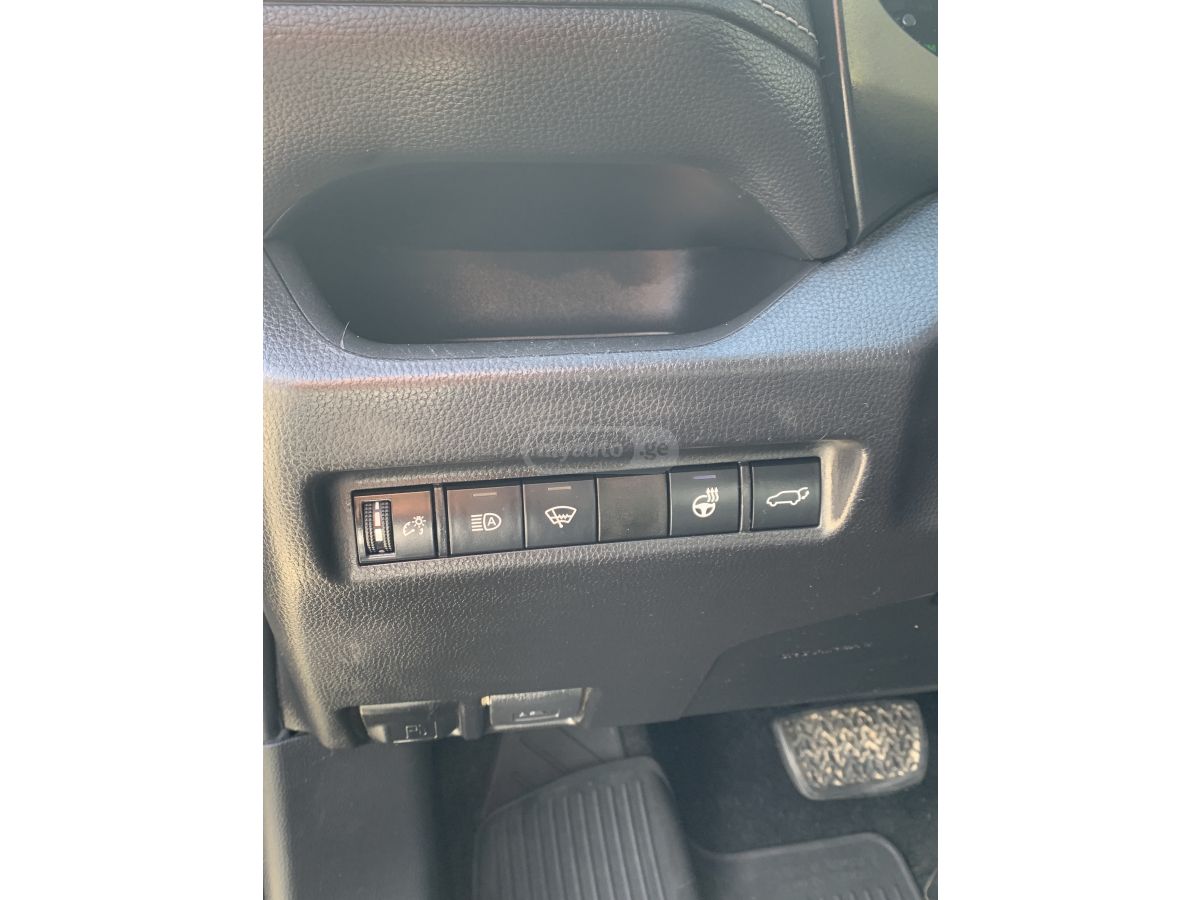 Toyota RAV 4 - фото 6