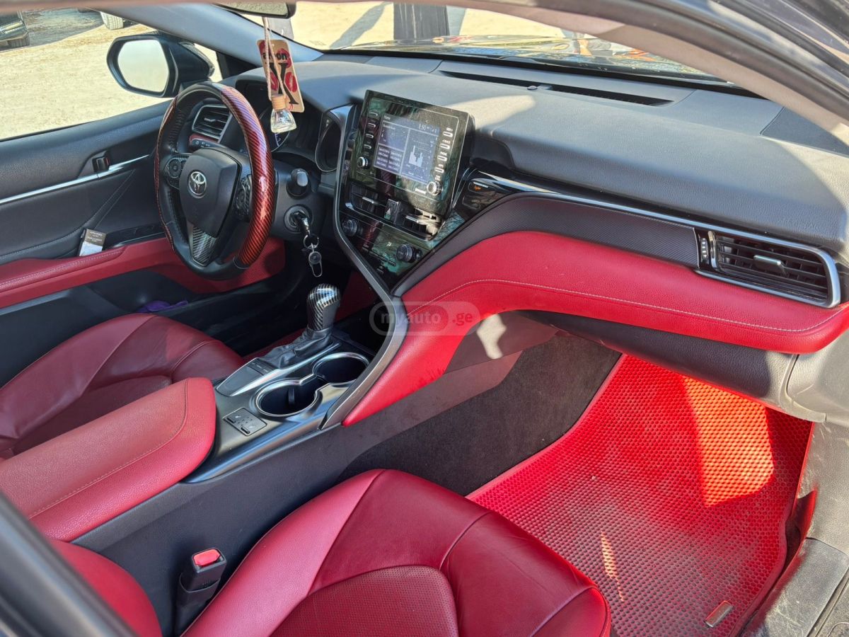 Toyota Camry - фото 5