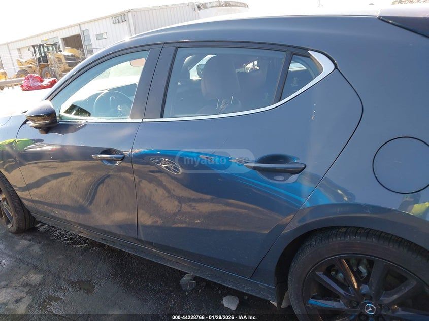 Mazda Mazda 3 2025 — миниатюра 13