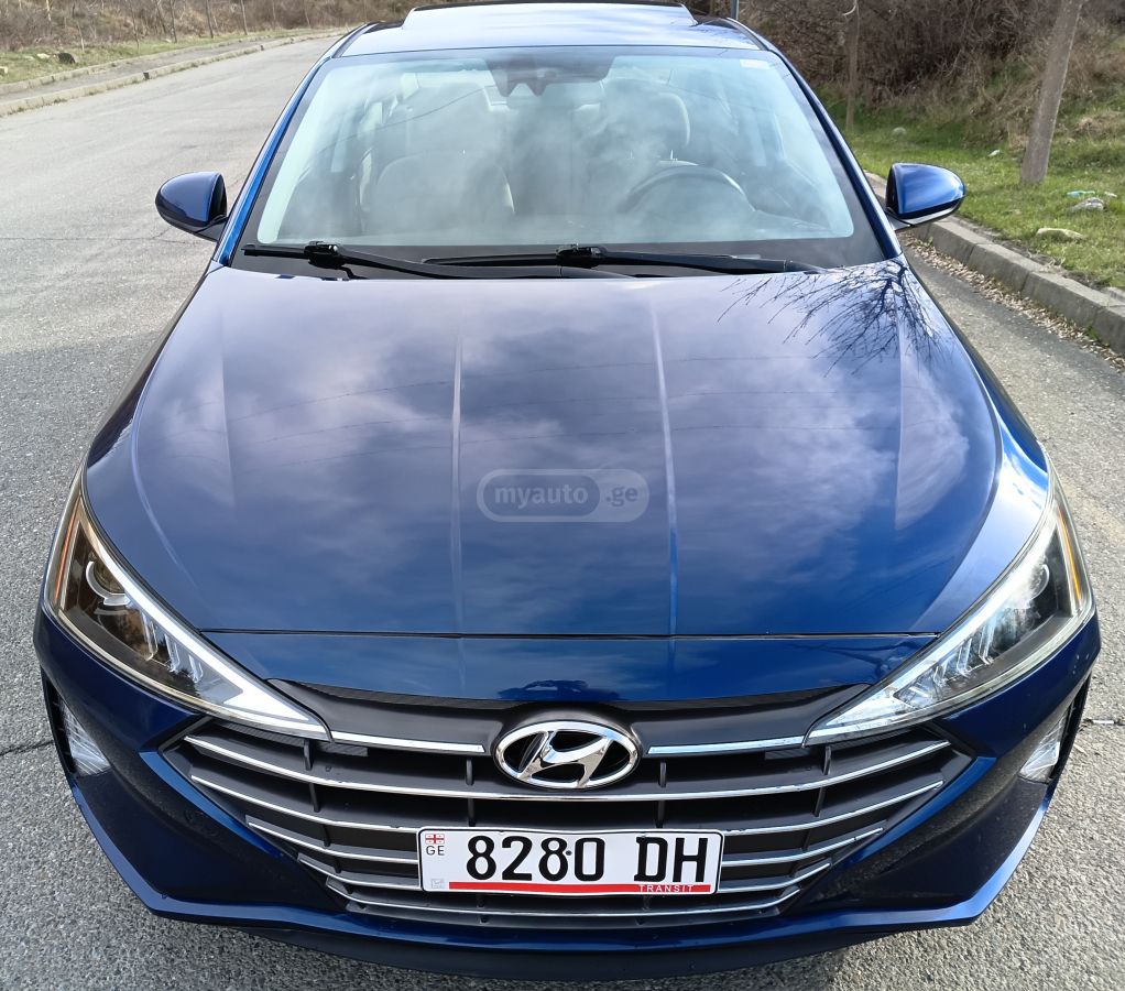 Hyundai Elantra - фото 1