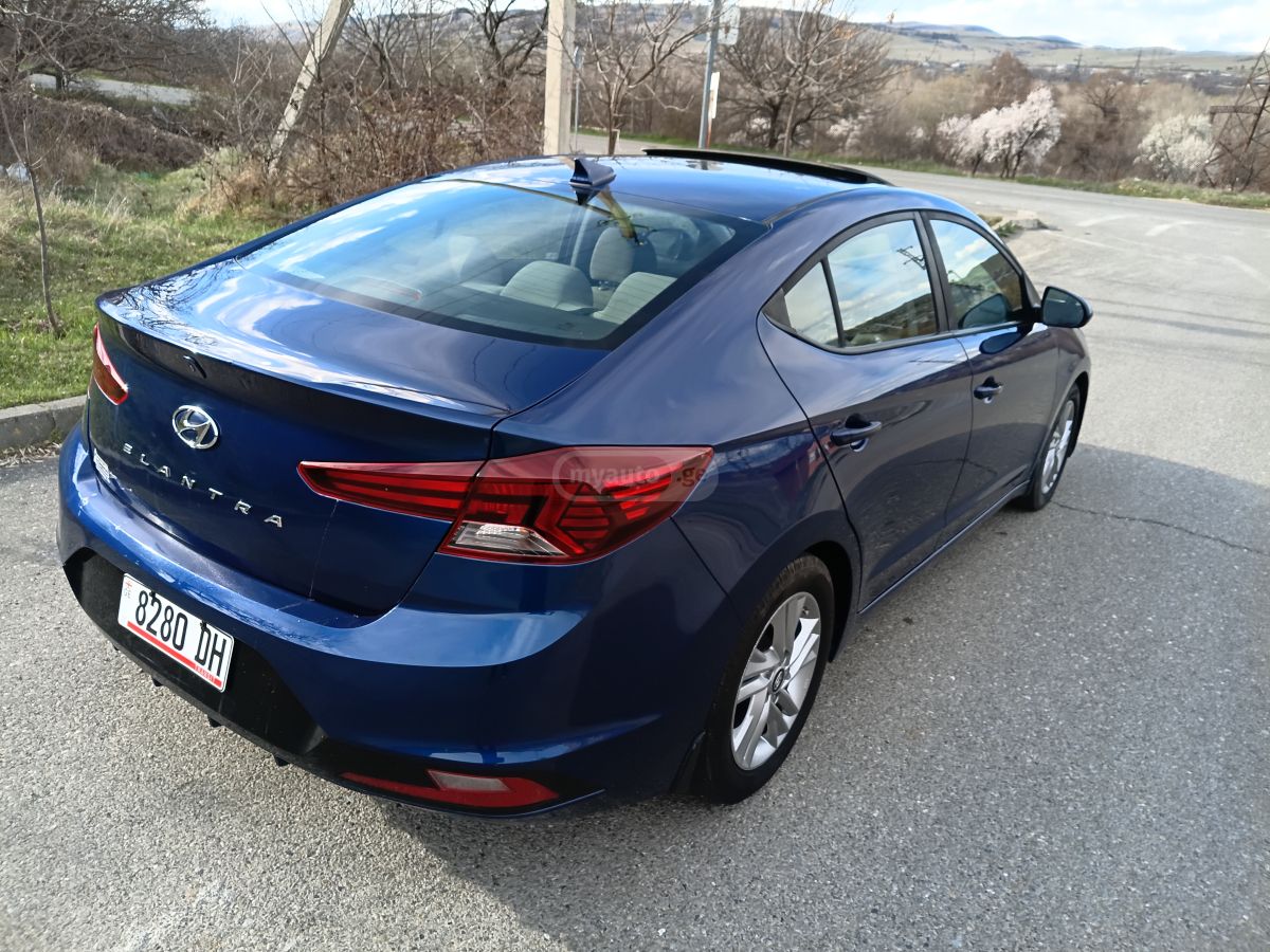 Hyundai Elantra - фото 5