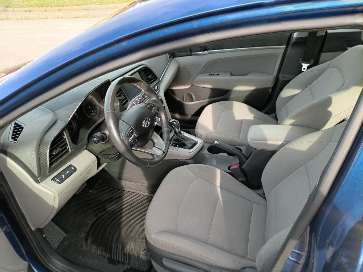 Hyundai Elantra - фото 8