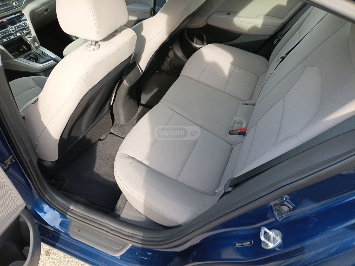 Hyundai Elantra - фото 9