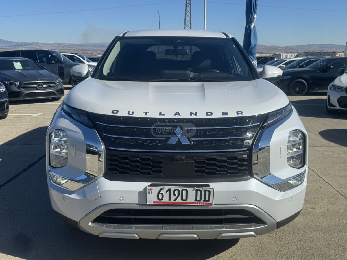 Mitsubishi Outlander 2024 — фото 4 купить в Москве