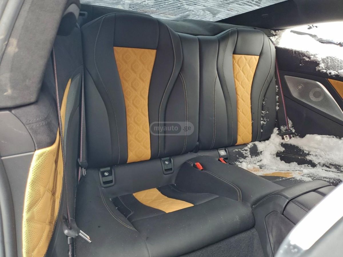 BMW Competition 2dr All-Wheel Driv — миниатюра 10