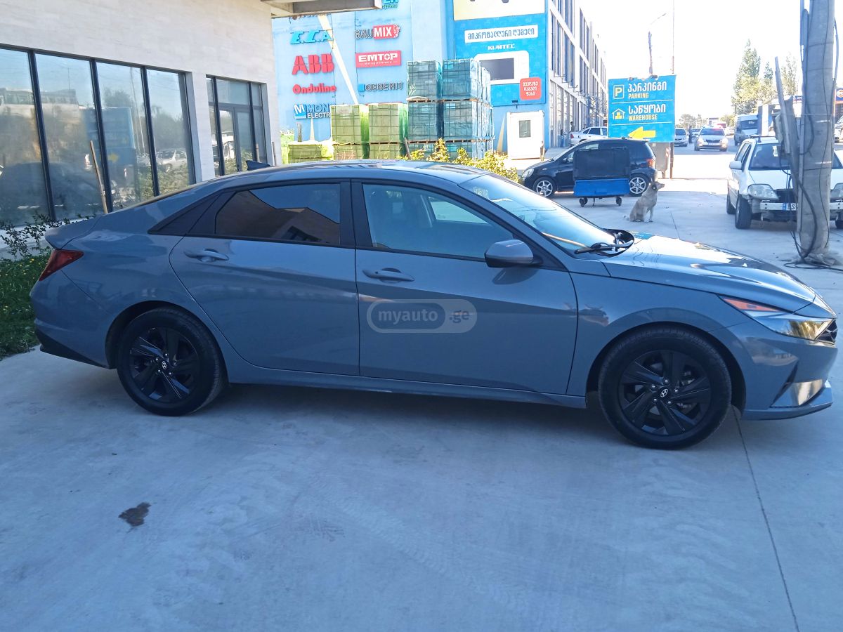 Hyundai Elantra - фото 4