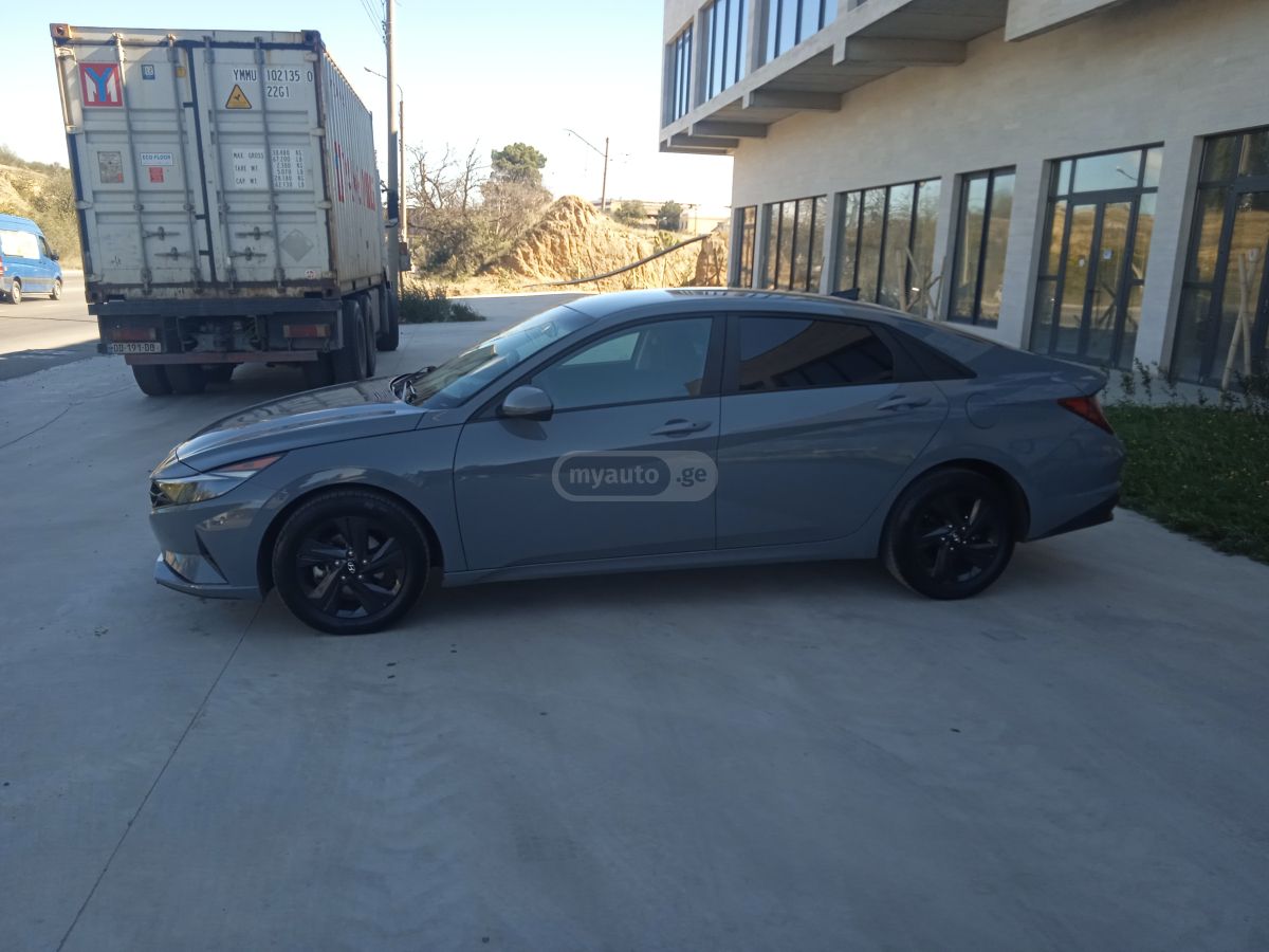 Hyundai Elantra - фото 8