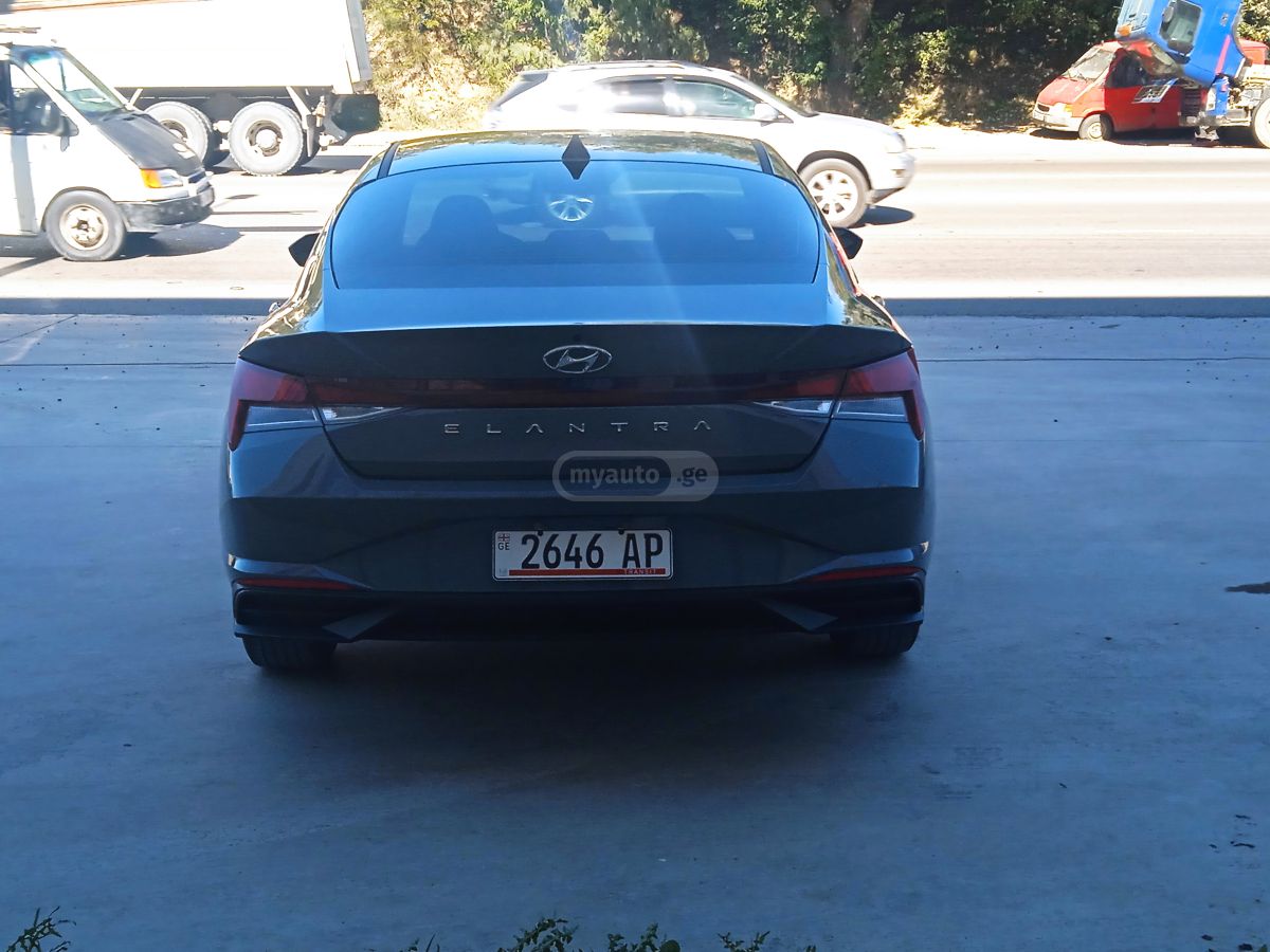 Hyundai Elantra - фото 9