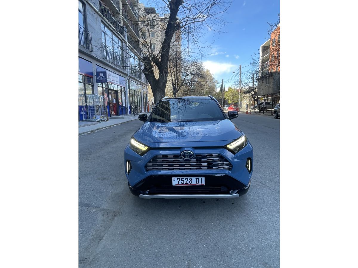 Toyota Rav 4 - фото 1