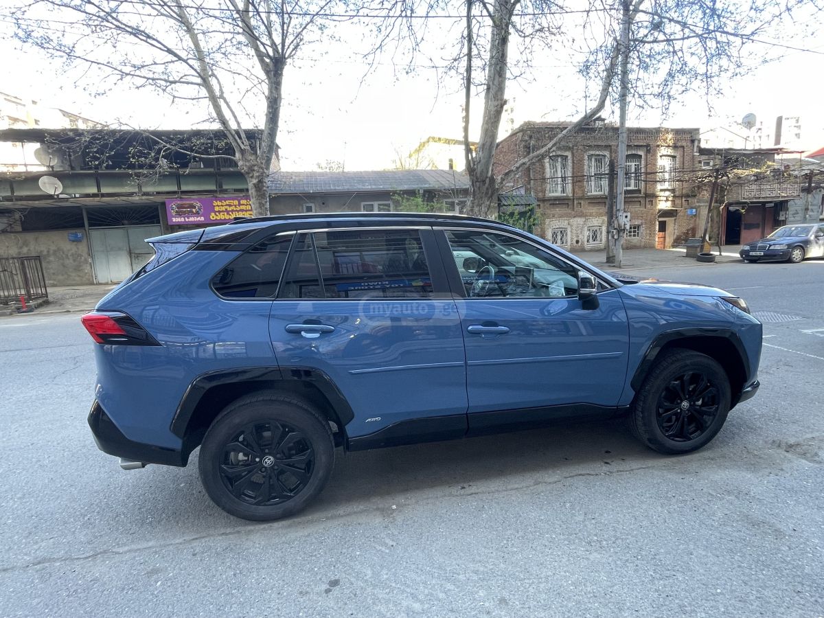 Toyota Rav 4 - фото 3