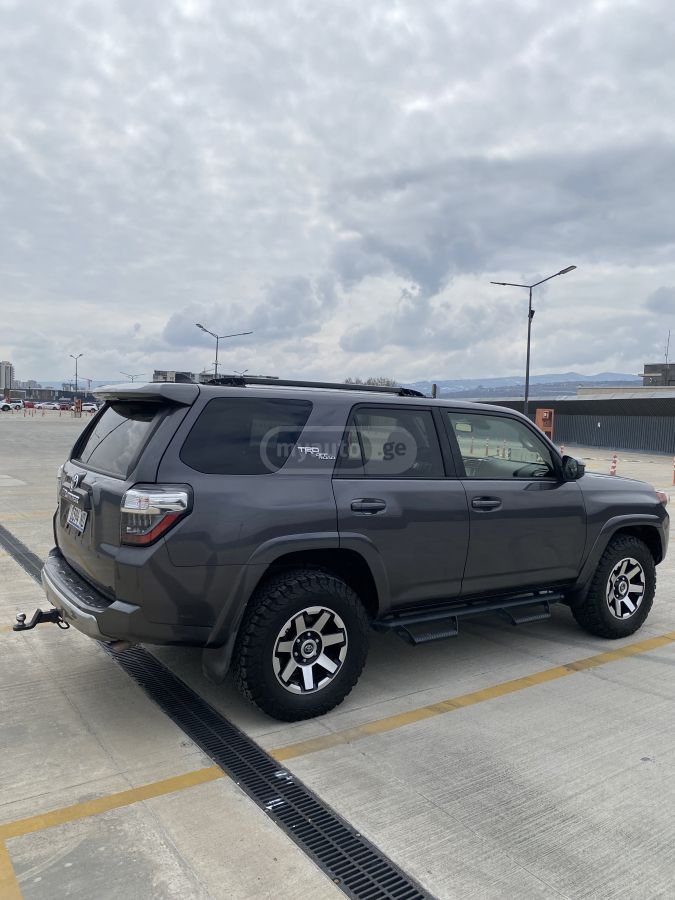 Toyota 4 Runner - фото 5