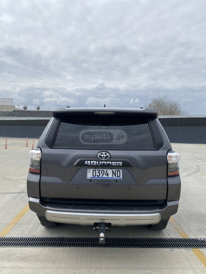 Toyota 4 Runner - фото 6