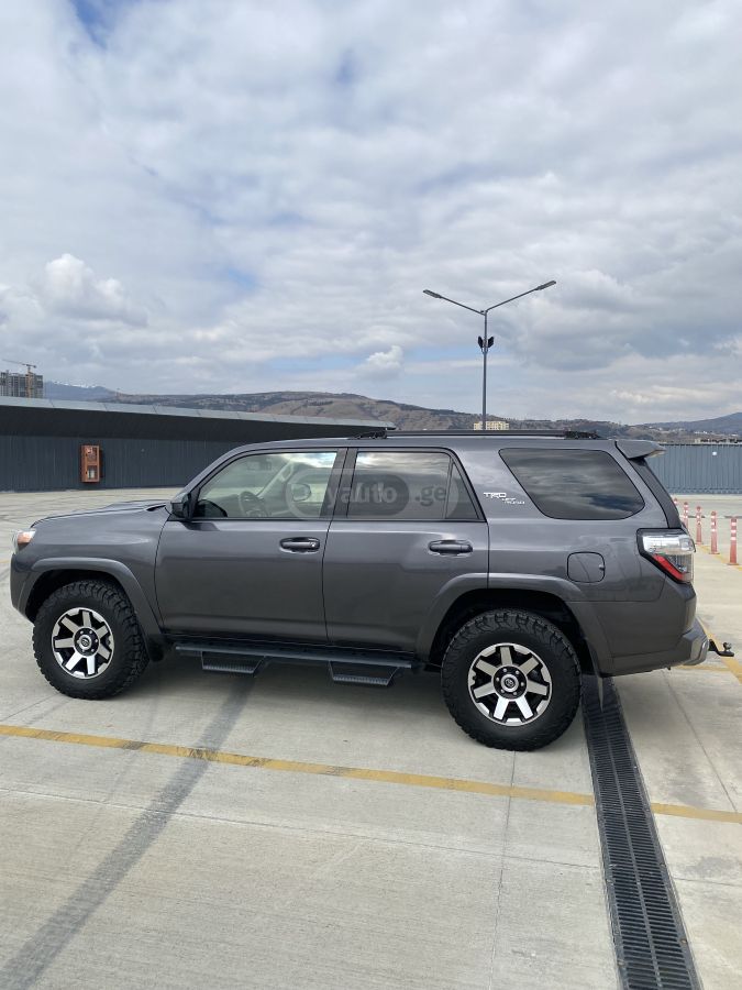 Toyota 4 Runner - фото 8