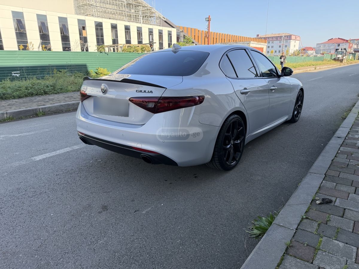 Alfa Romeo Giulia - фото 5