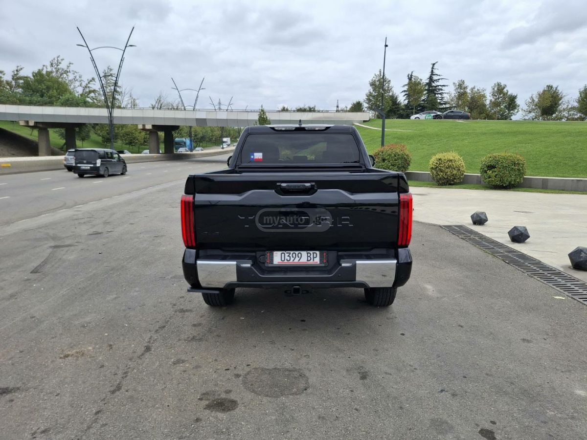 Toyota Tundra TRD Pro 4x4 CrewMax 5.5 ft. bo 2024 — миниатюра 2