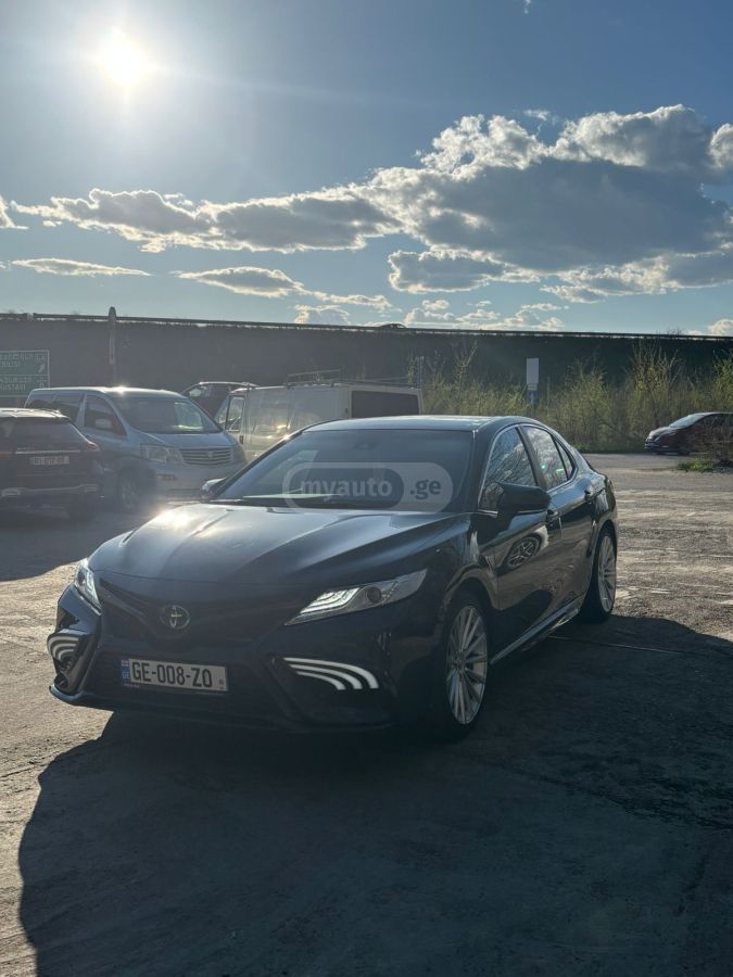 Toyota Camry - фото 2