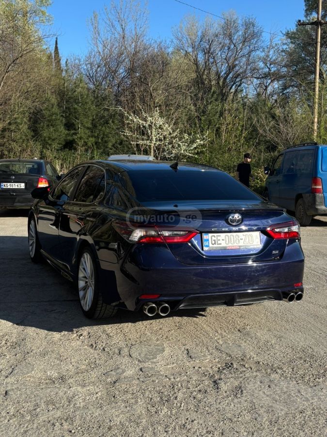 Toyota Camry - фото 3