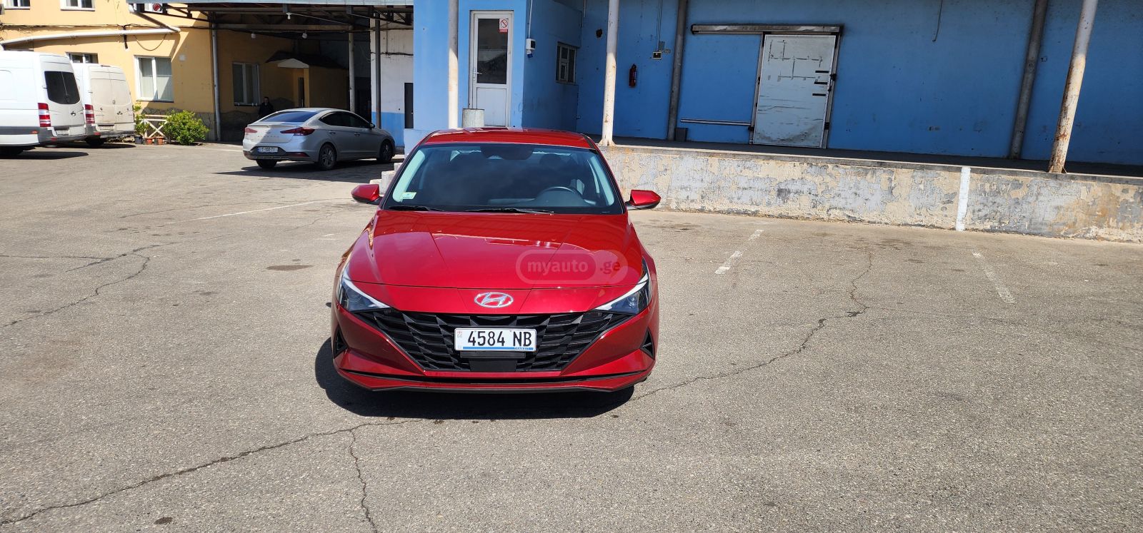 Hyundai Elantra - фото 3