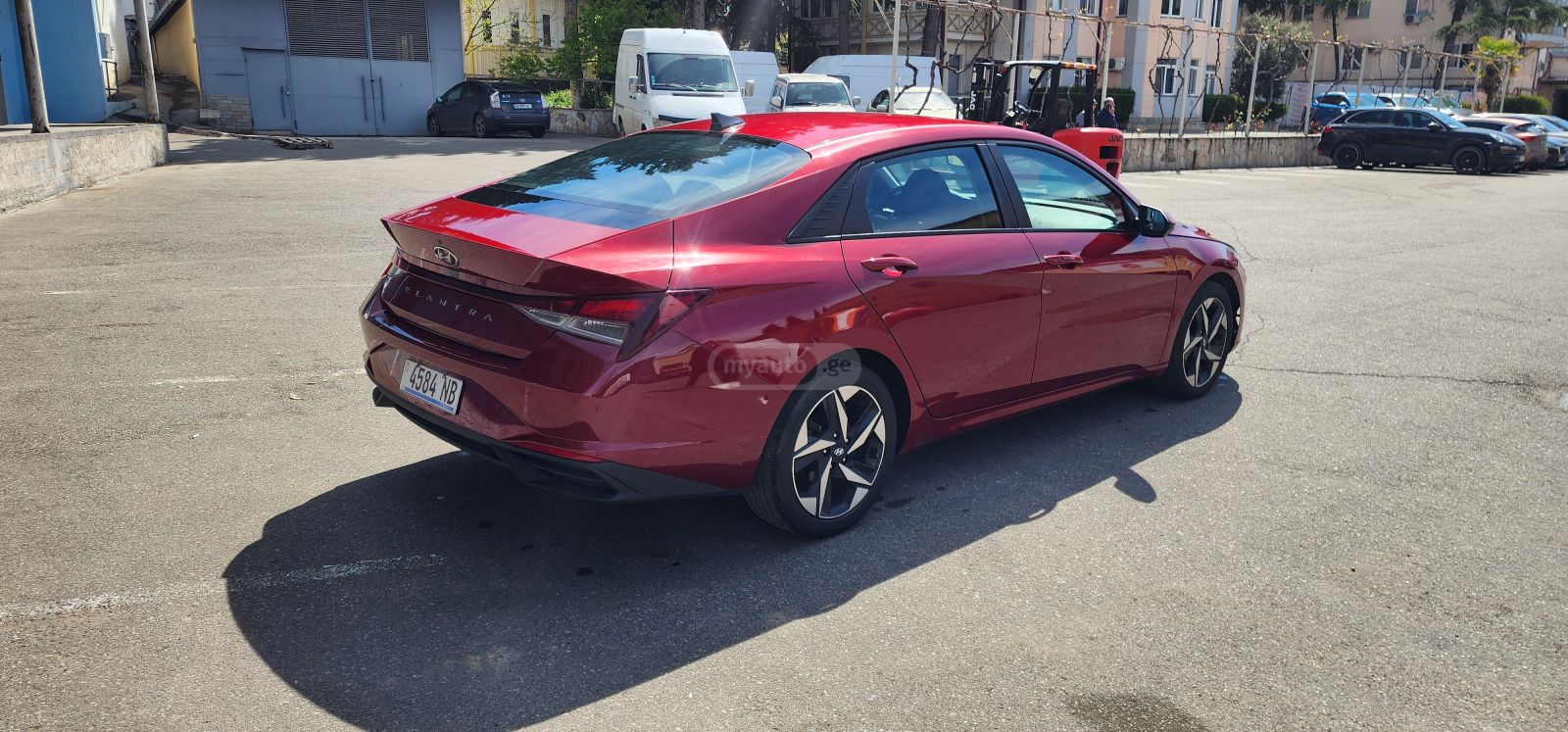 Hyundai Elantra - фото 5
