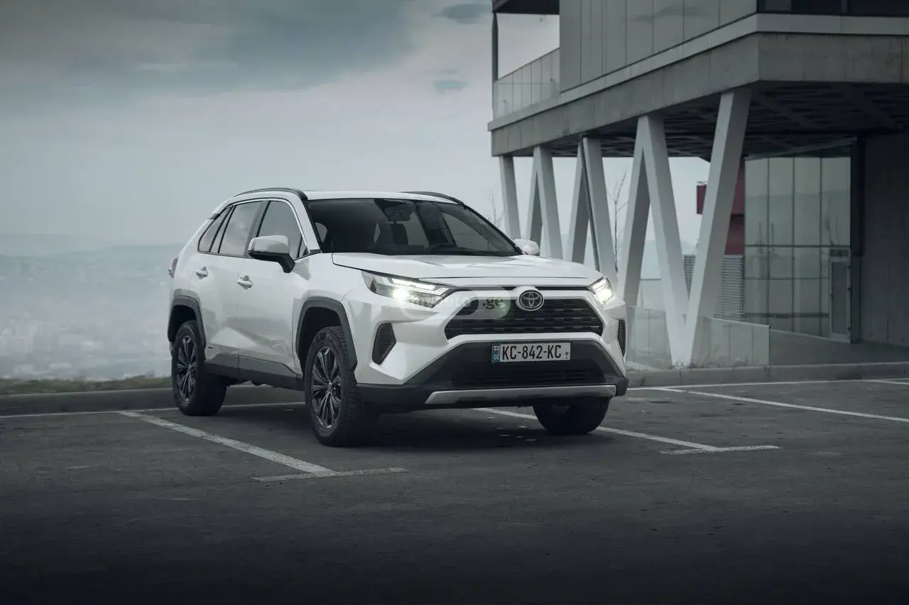 Toyota XLE Premium 4dr All-Wheel Driv 2022