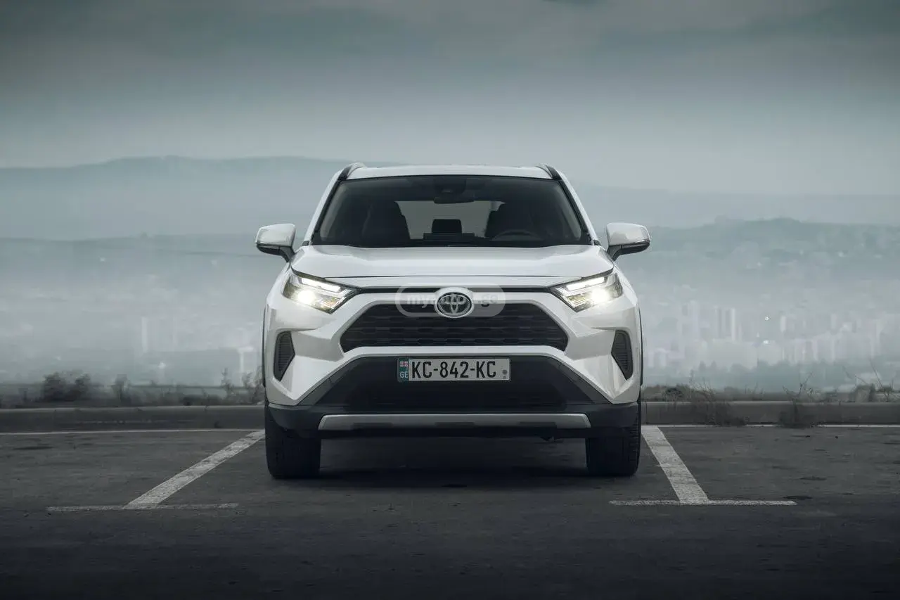 نمای دیگر Toyota XLE Premium 4dr All-Wheel Driv 2022