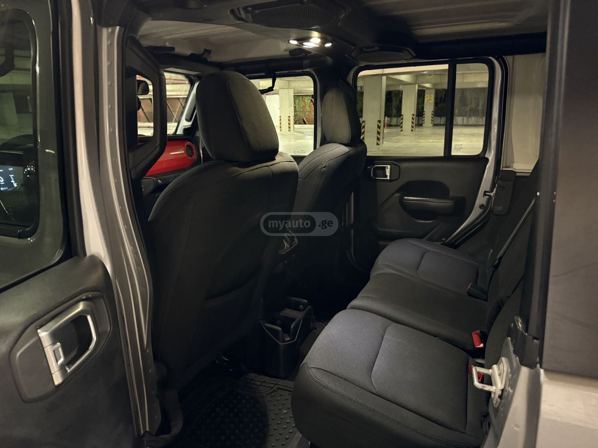 Jeep Sport 2dr 4x4 Manual — миниатюра 10