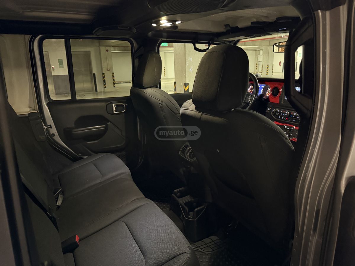Jeep Sport 2dr 4x4 Manual — миниатюра 12