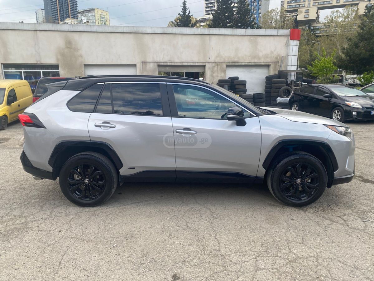 Toyota Rav 4 - фото 3