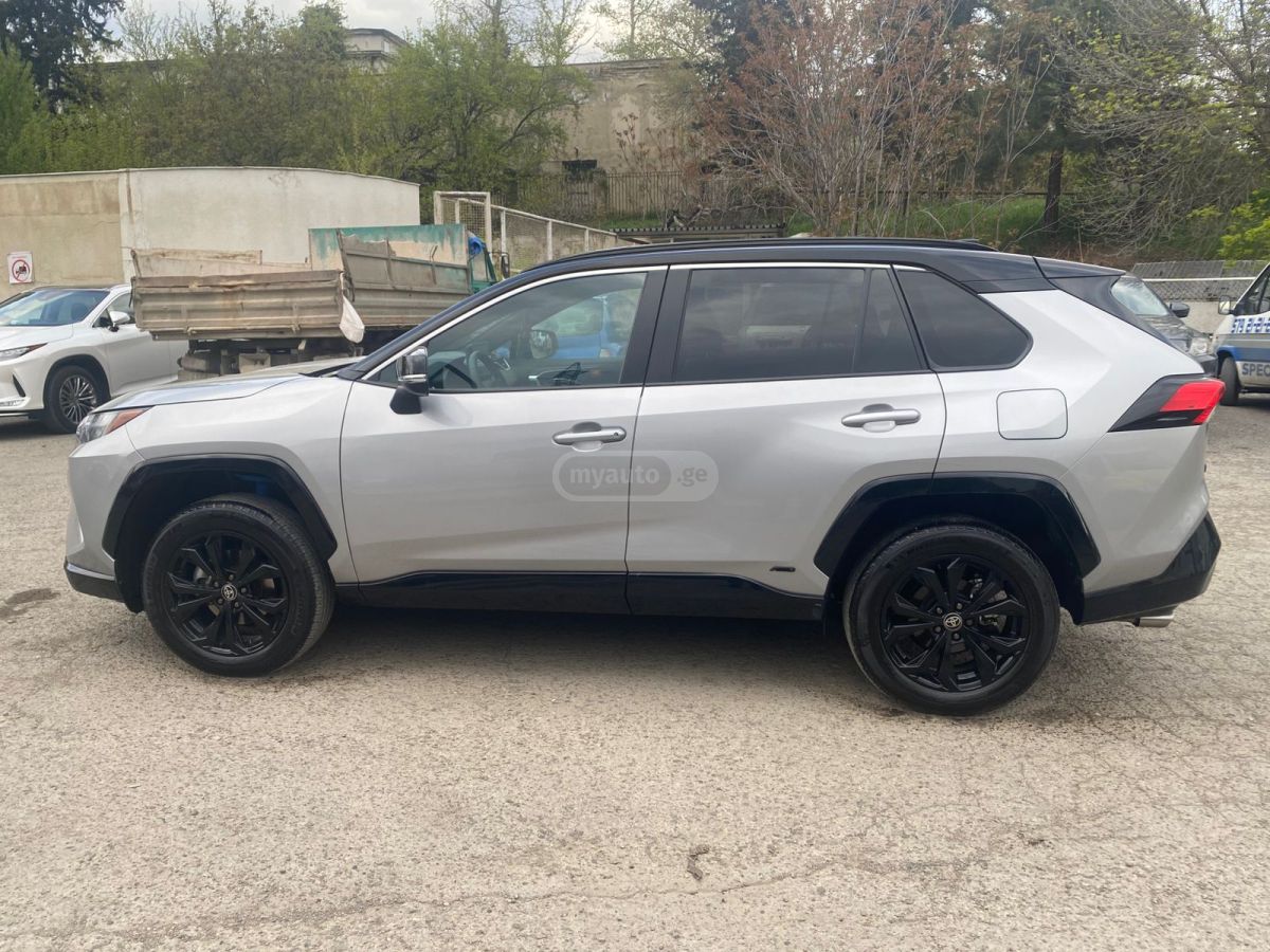 Toyota Rav 4 - фото 4