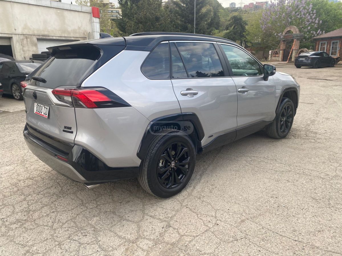 Toyota Rav 4 - фото 7