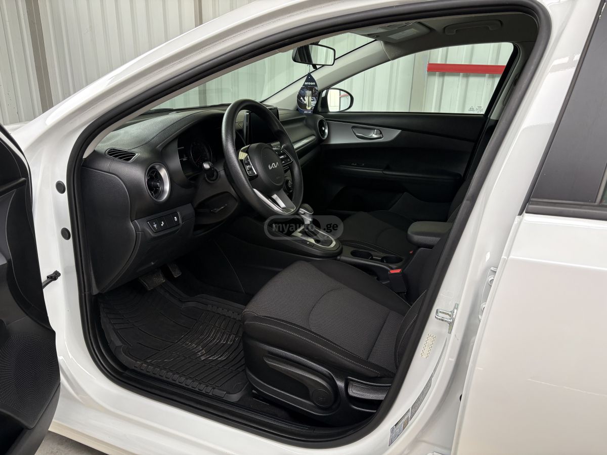 Kia Forte - фото 7