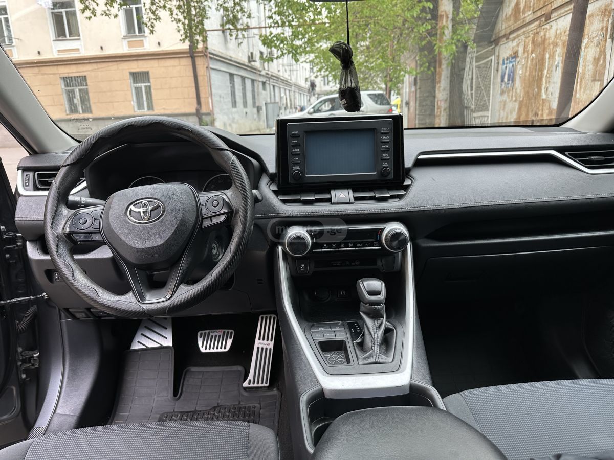 Toyota Rav 4 - фото 13