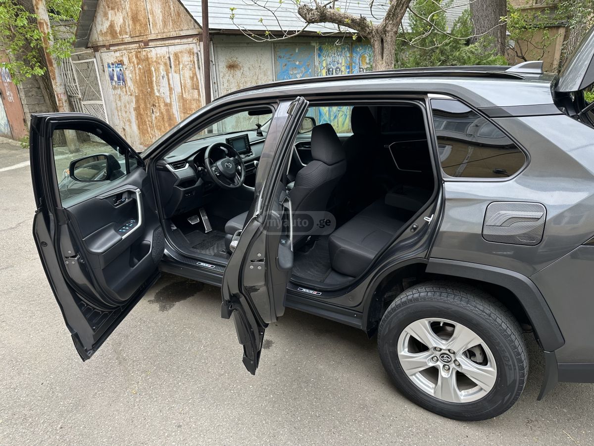 Toyota Rav 4 - фото 6
